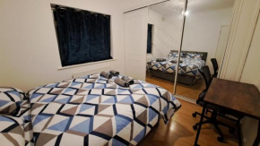 Guest house in Dagenham East by Fenia